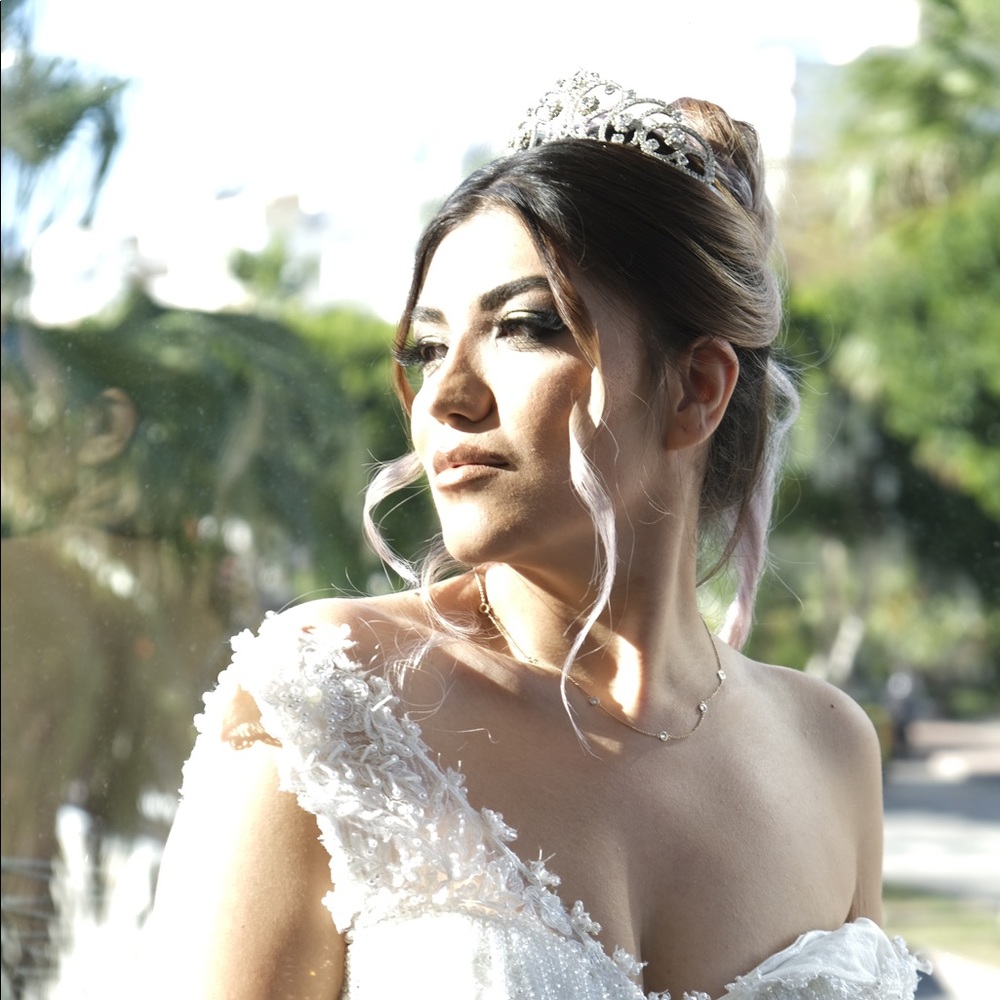 Meet your Posher, Nazanin